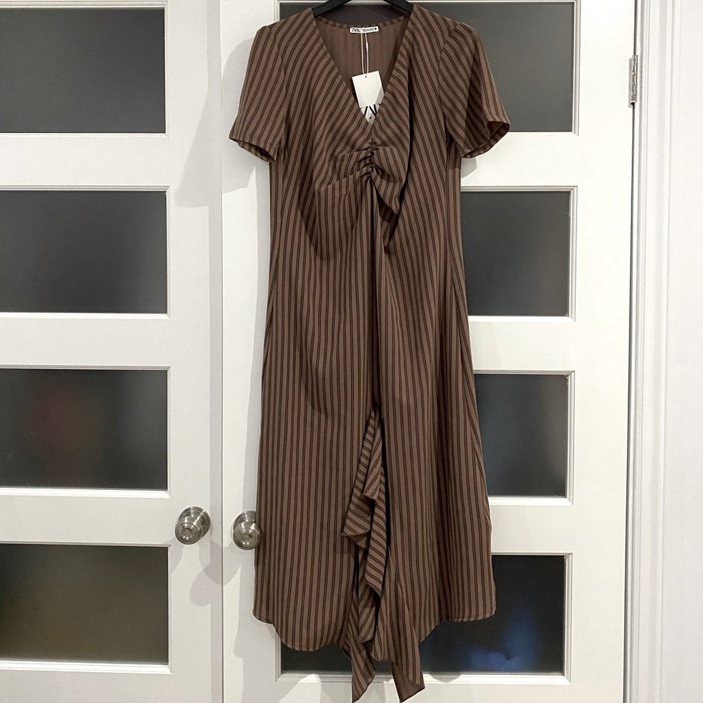 ⭐️ NWT Zara Ruffled Ruched Dress ⭐️ - Picture 6 of 7